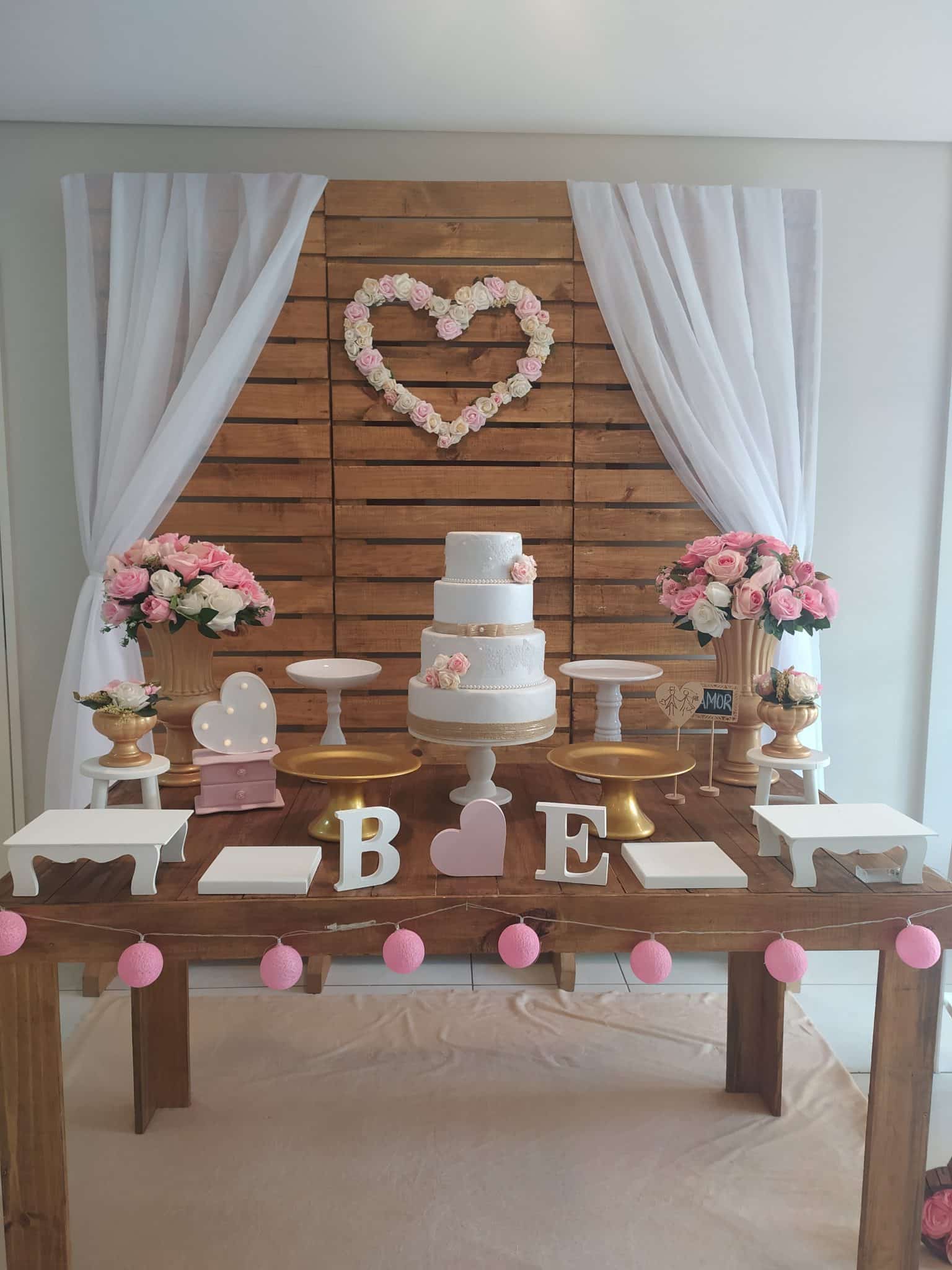 decoração simples para noivado