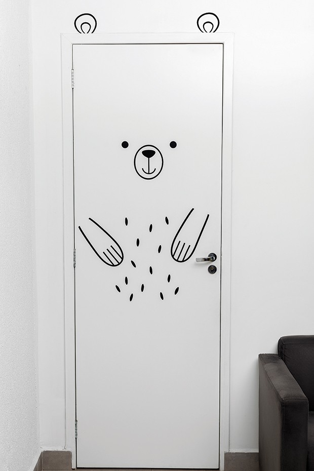 ideias criativas para decorar porta de quarto infantil