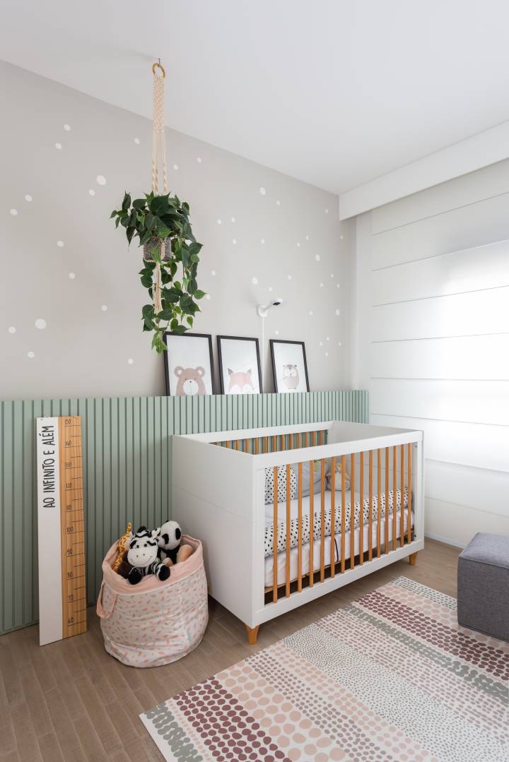 decoração quarto de bebê pequeno com pouco espaço