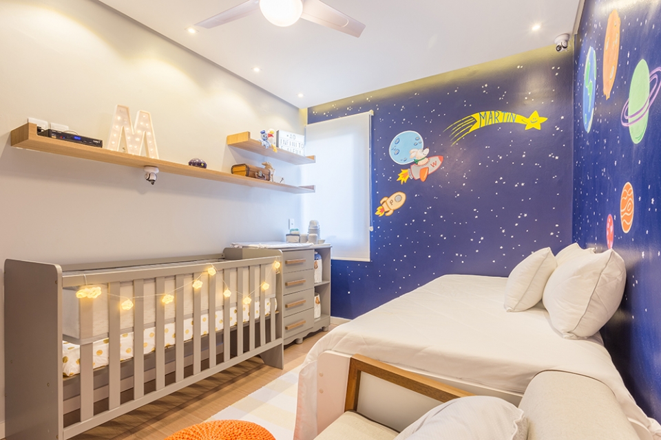 comparativo adesivo de parede versus pintura para quarto de bebe