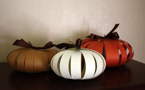 enfeite de halloween caseiro com abóboras
