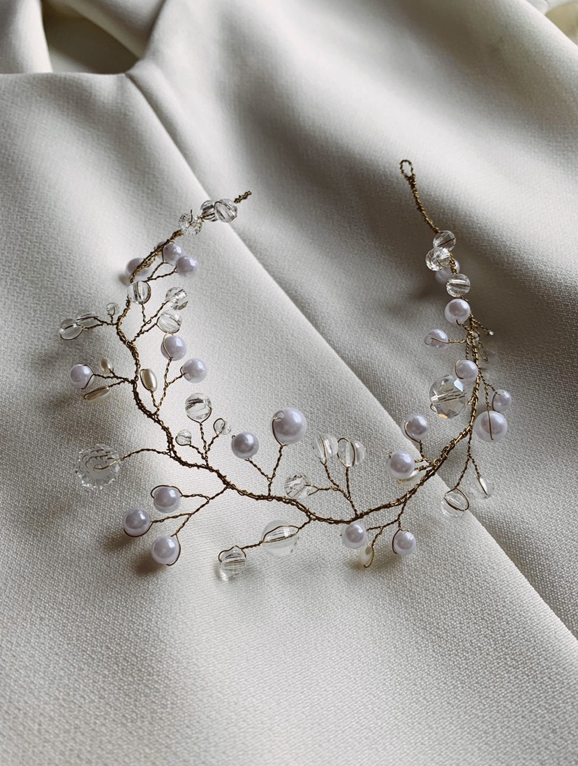 Pentes de Pérolas para Noivas: Elegância e Versatilidade em Cada Penteado