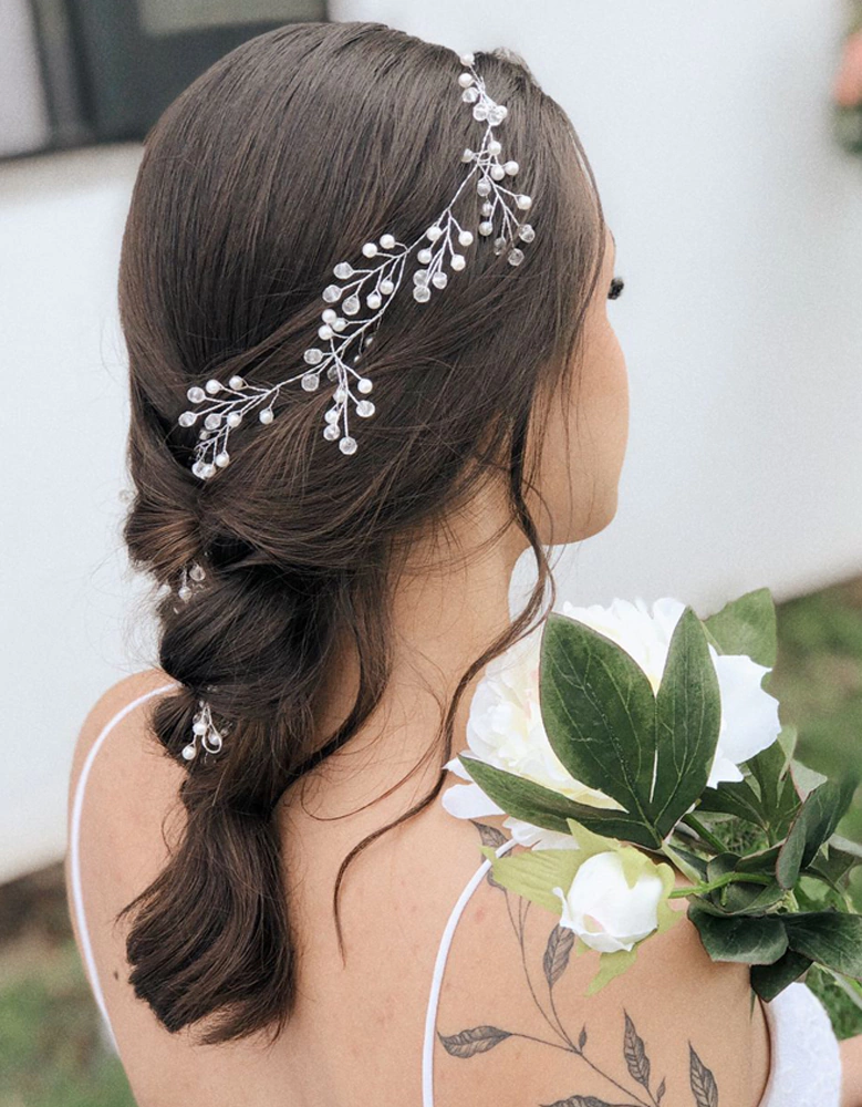 Como Escolher o Acessório de Cabelo Perfeito para o Seu Penteado de Noiva