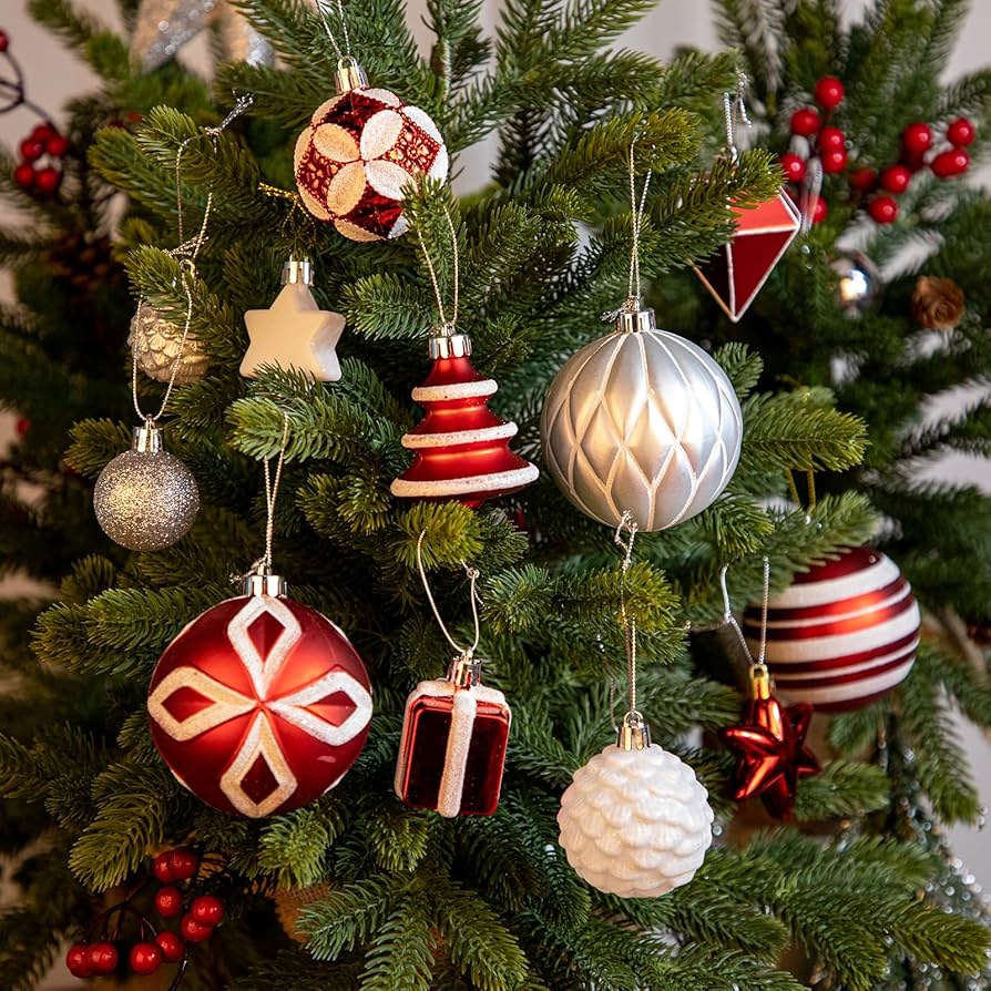 Guia Completo das Cores de Natal 2025: Do Mocha Mousse ao Verde Musgo