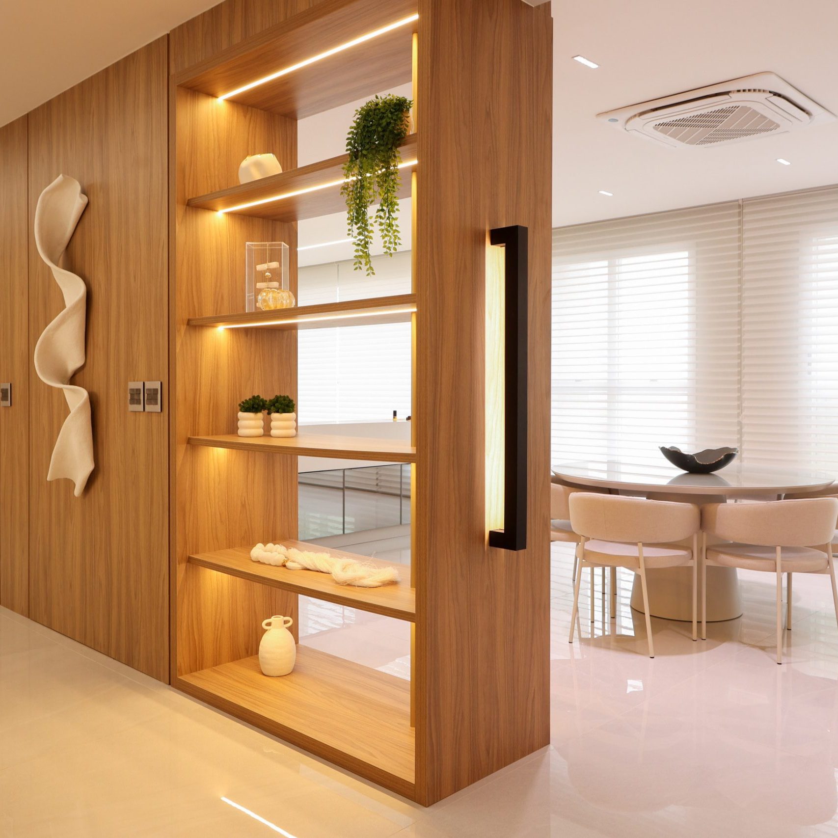 como escolher estante madeira pinus para quarto pequeno