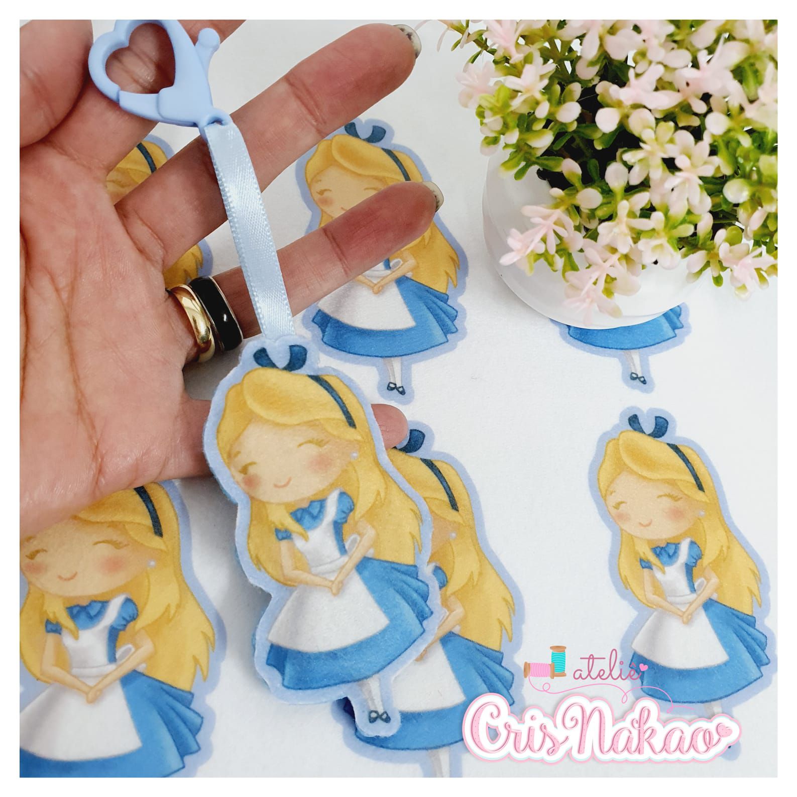 lembrancinhas de EVA de princesa vs. lembrancinhas de feltro