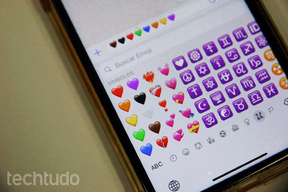 figurinhas de coração vs emojis de coração
