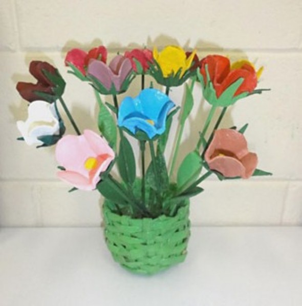 ideias de flores de caixa de ovo para decorar