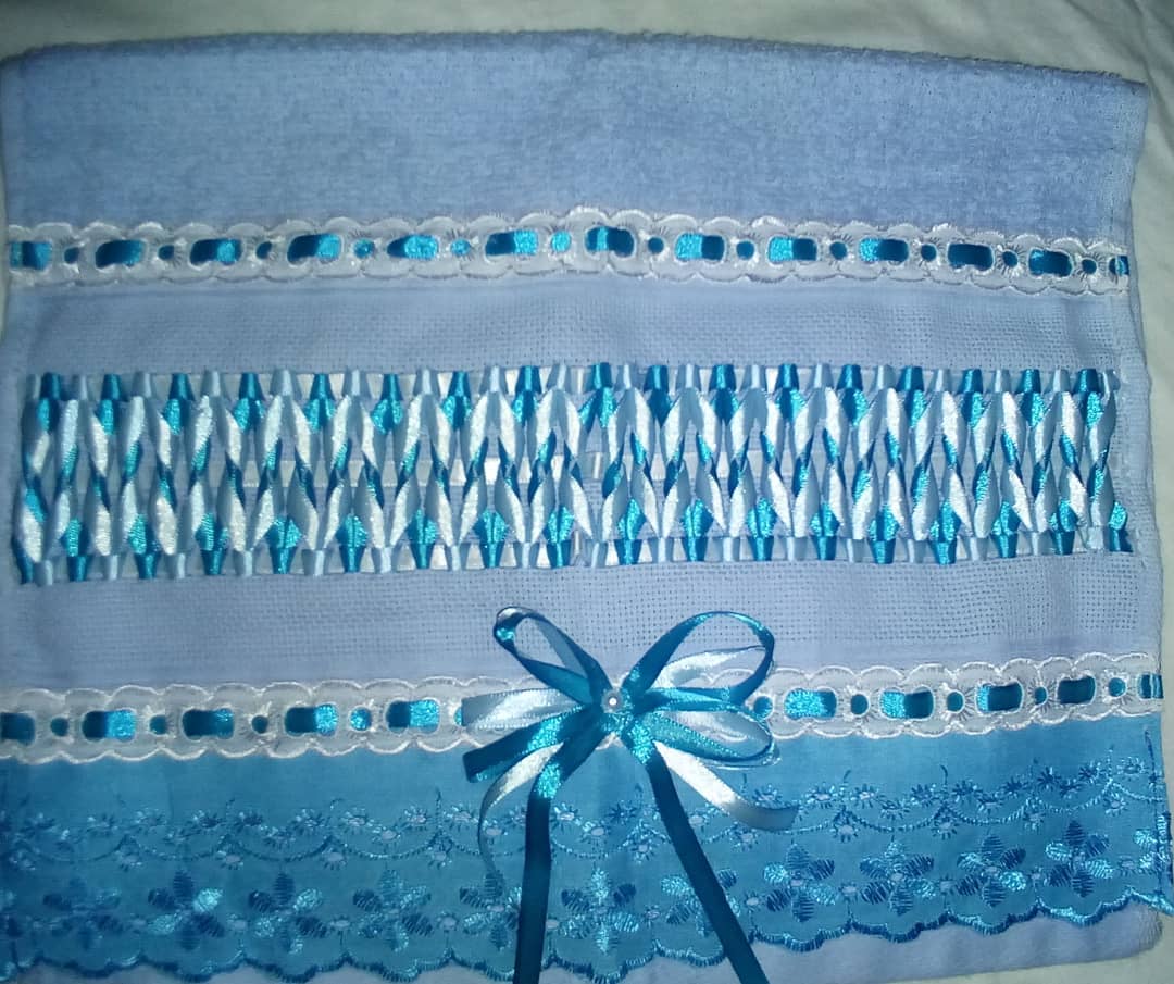 Técnicas Avançadas de Barrado em Fraldas: Crochê e Costura