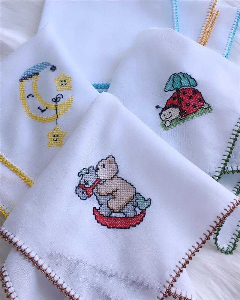 ideias criativas fraldas bordadas ponto cruz bebe