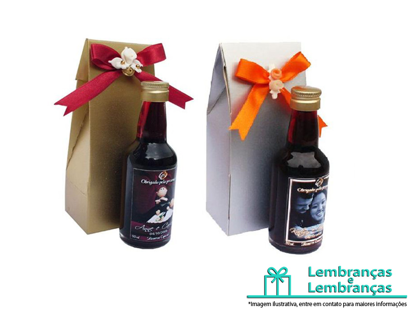 garrafa de vinho para lembrancinha de casamento