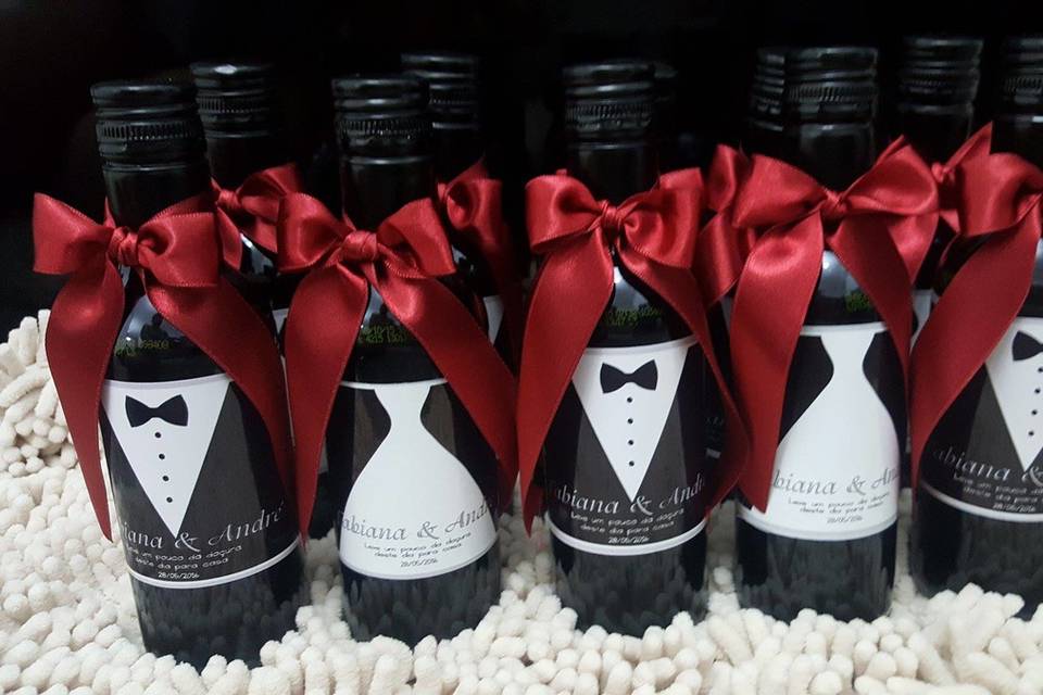 mini vinho ou mini espumante qual melhor lembrancinha