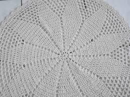 Tapetes de Crochê Redondos e Mandalas: Inspirações e Padrões Modernos