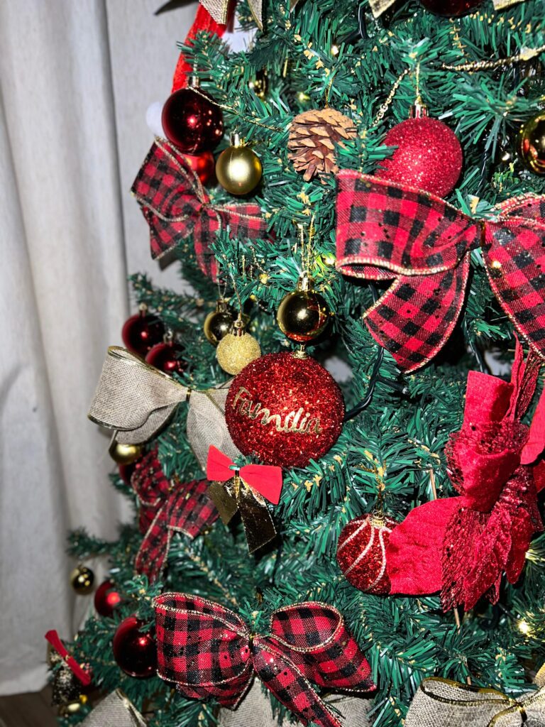 Guia Completo: Como Decorar sua Árvore de Natal como um Profissional