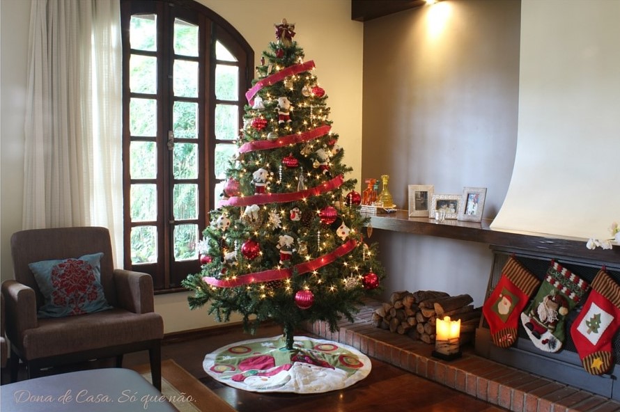 Árvore de Natal Sustentável: Ideias com Galhos e Materiais Reciclados