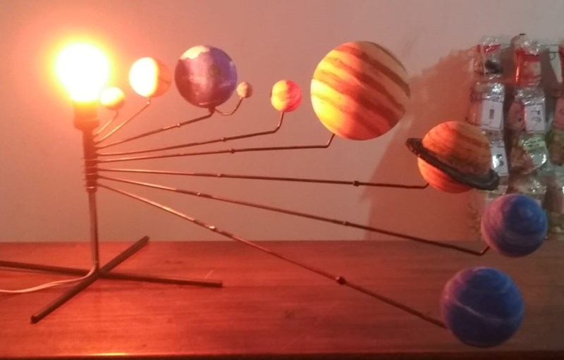 maquete sistema solar base isopor