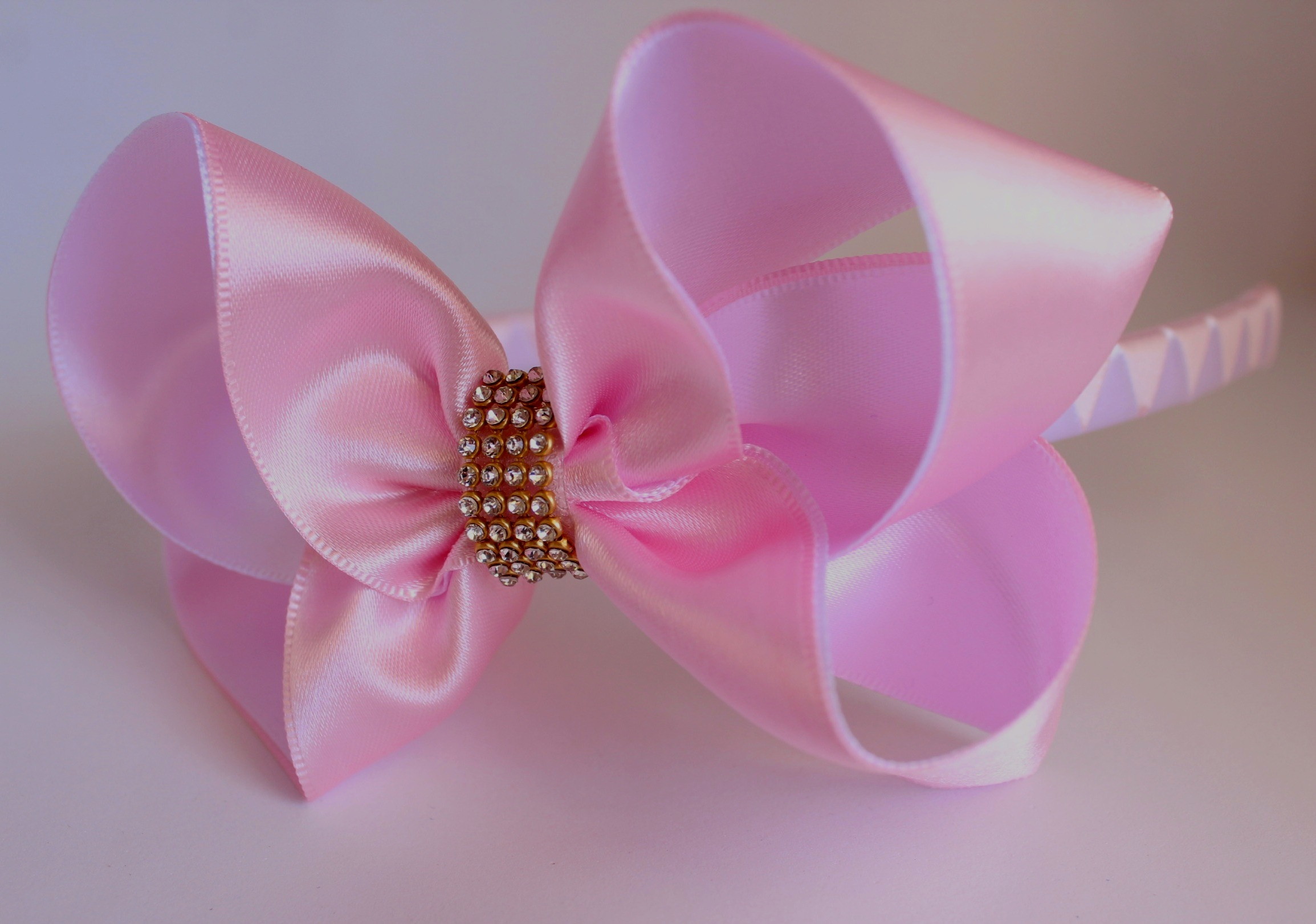 Tamanhos de Fita para Laços: Guia Prático para Iniciantes e Profissionais