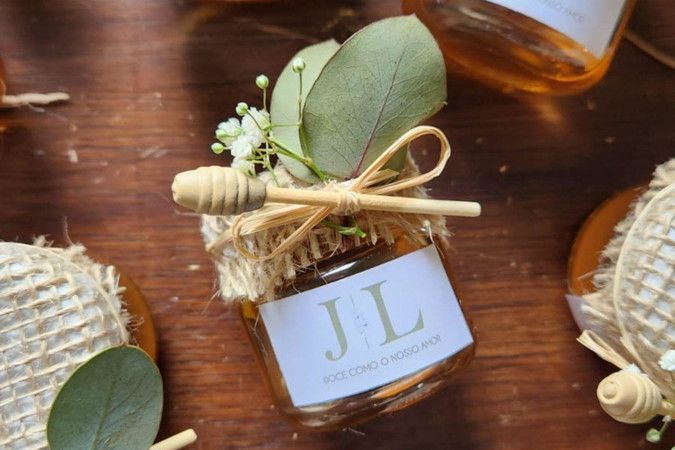 Como Personalizar Suas Lembrancinhas de Casamento com Estilo e Economia