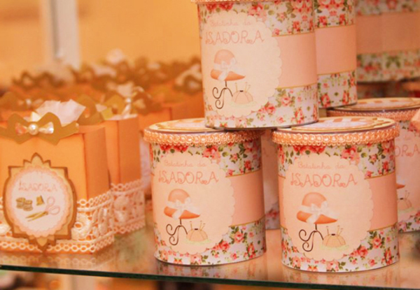 lembrancinha de festa infantil barata vs personalizada