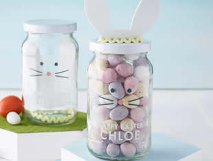Passo a Passo: Pintura e Glitter em Potes de Vidro Temáticos de Páscoa