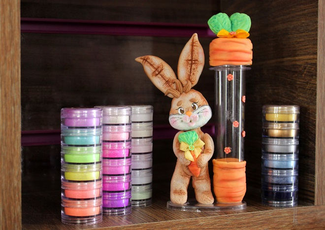 Passo a Passo: Como Fazer um Coelhinho de Biscuit para Tubete de Páscoa