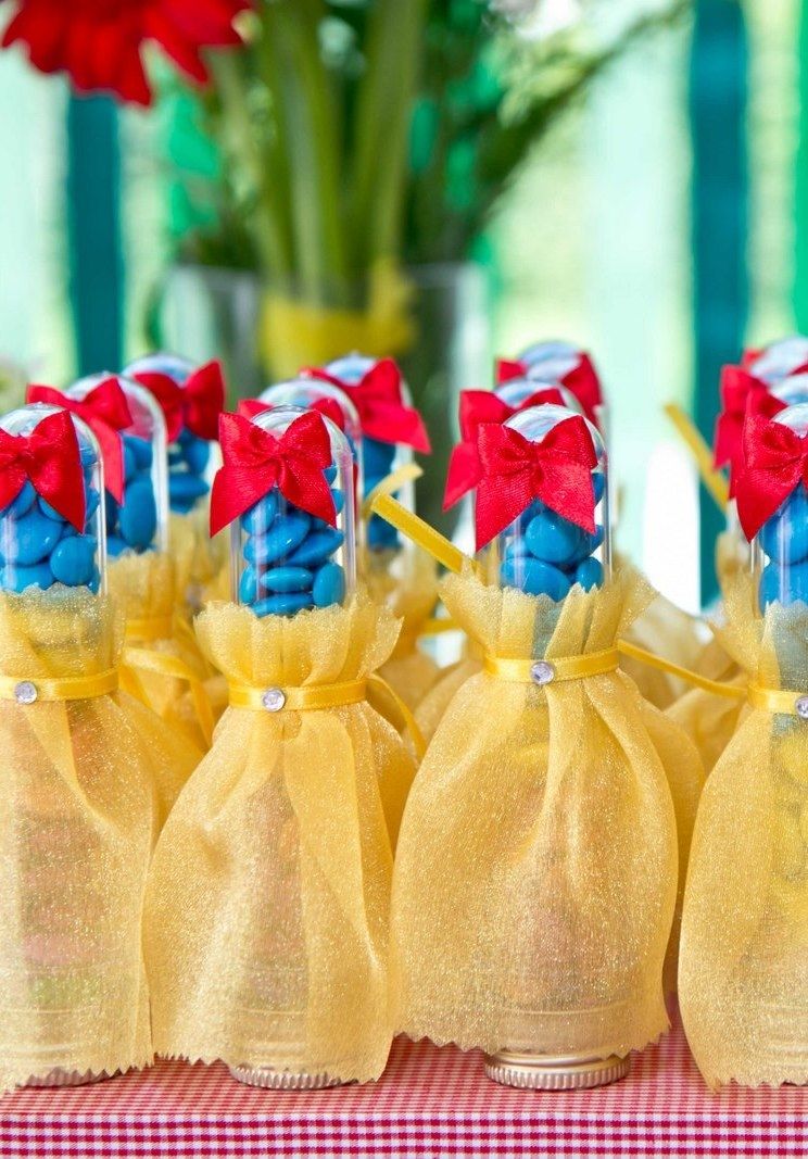 lembrancinha branca de neve eva ou feltro qual melhor