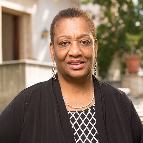 Manutenção Preventiva: Troca de Óleo e Bateria para Evitar Problemas na Estrada