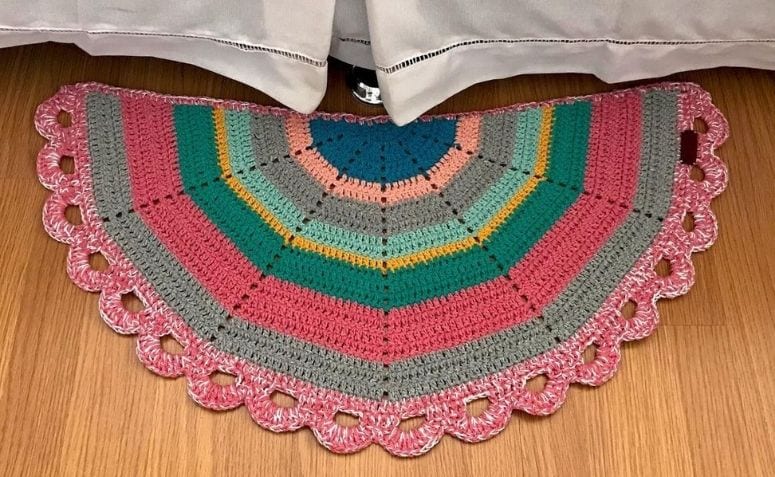 Meia de crochê com calcanhar embutido e gráfico