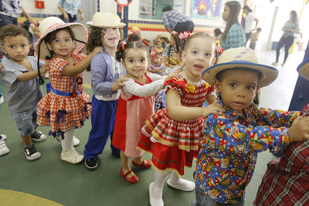 como evitar erros ao escolher roupa festa junina menino