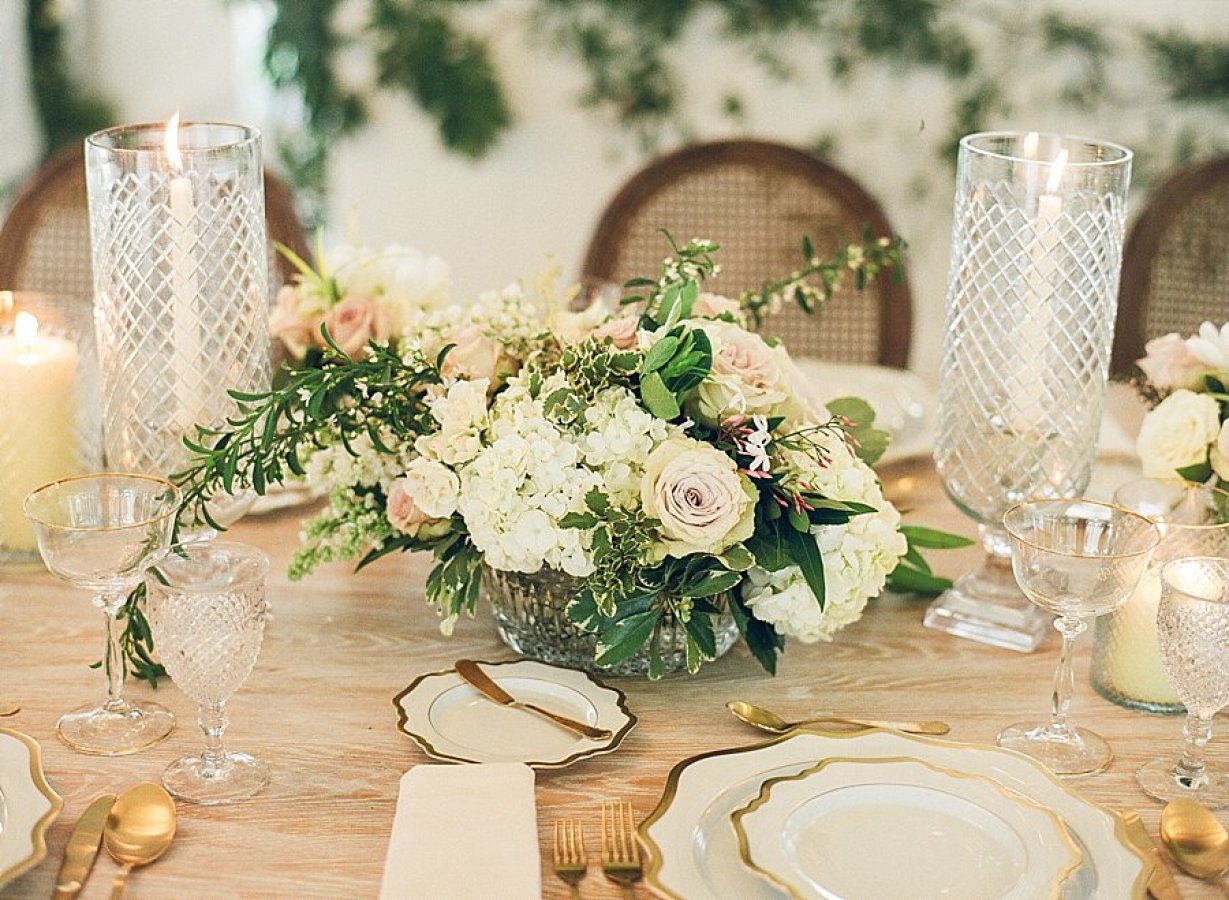 ideias de centros de mesa para casamento simples e barato