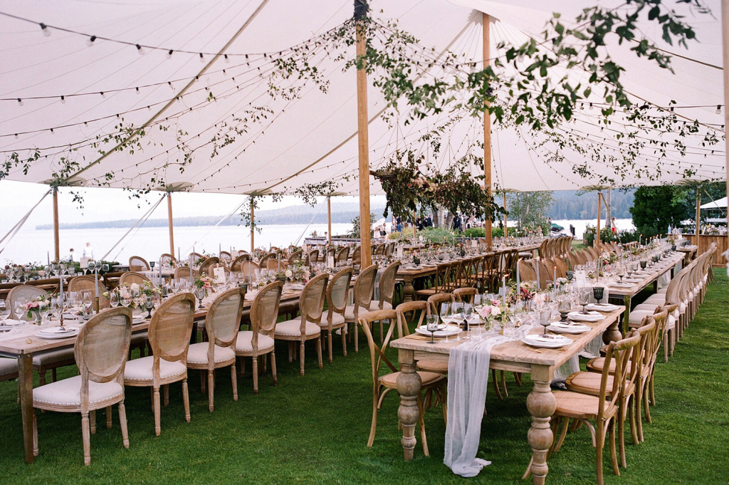 quanto custa decorar mesa de casamento simples