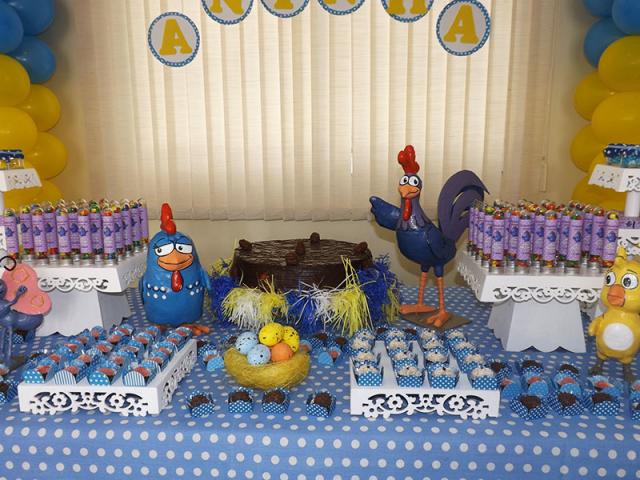 mesas decoradas da galinha pintadinha