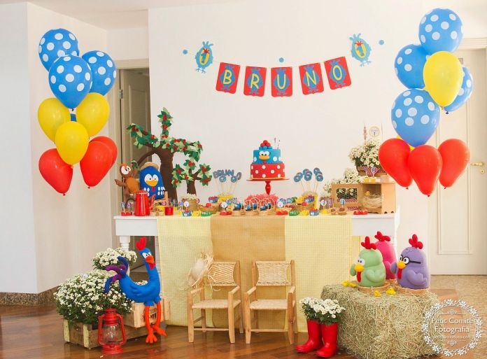 mesa galinha pintadinha simples ou luxo