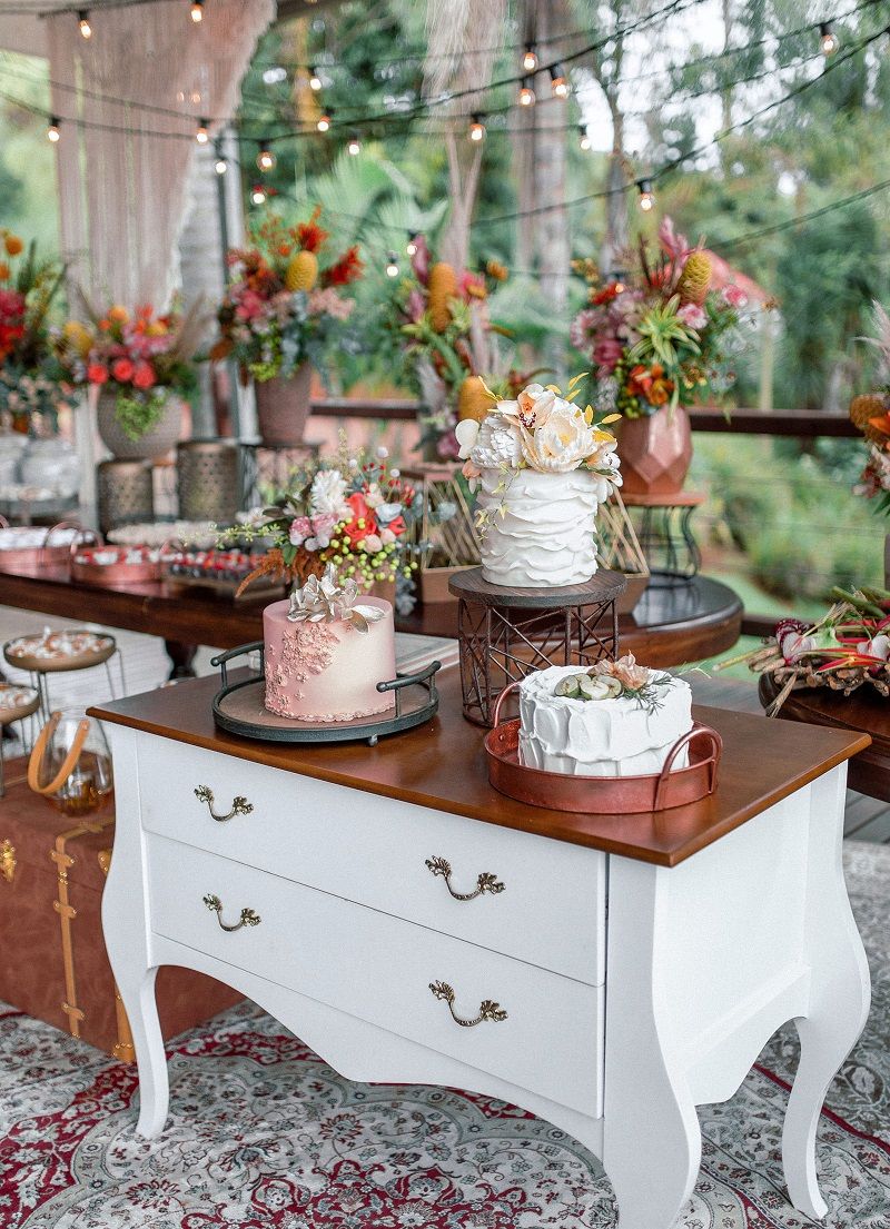 mesa de bolo redonda versus quadrada para casamento qual a melhor