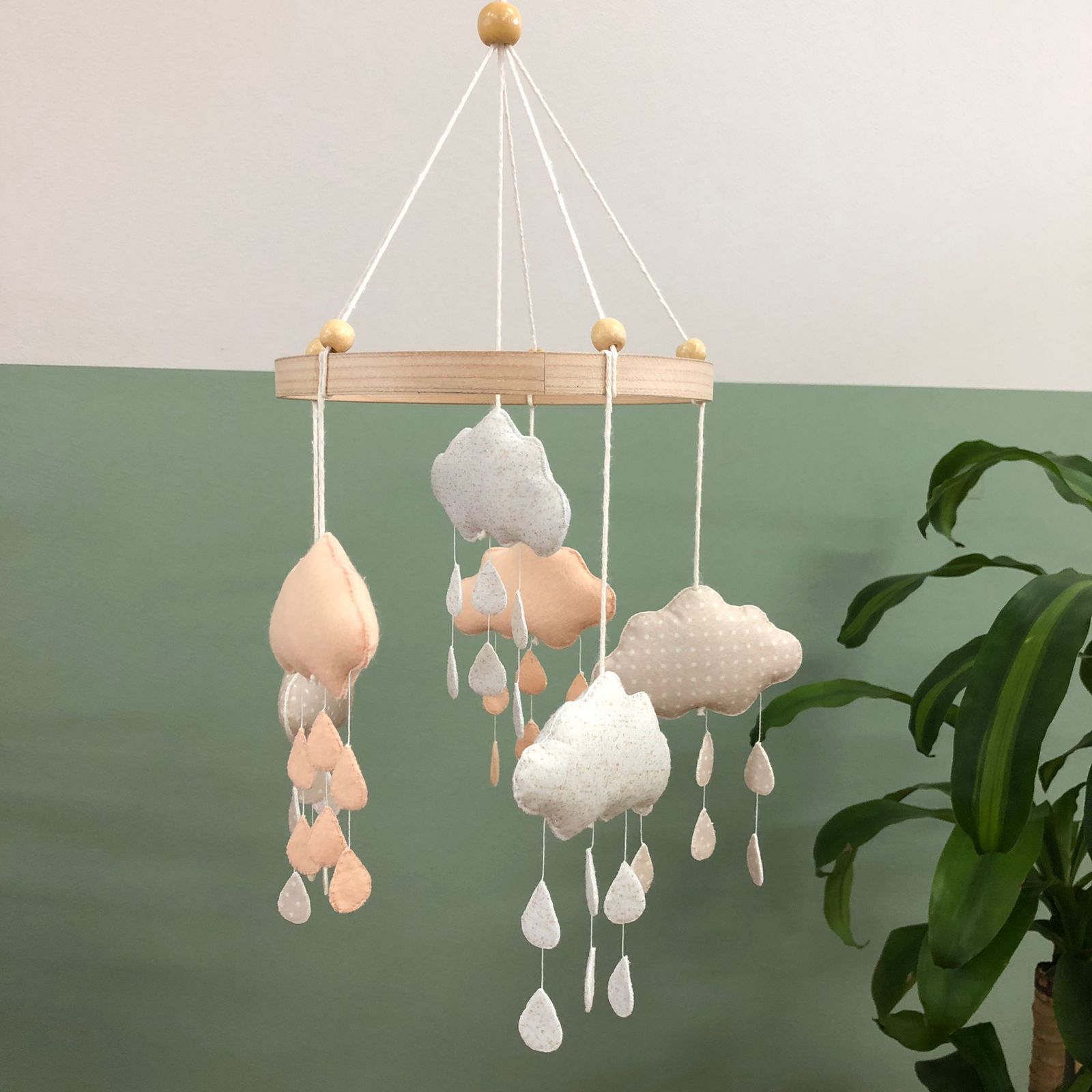 DIY Móbile de Nuvens em Feltro: Passo a Passo Detalhado para Iniciantes