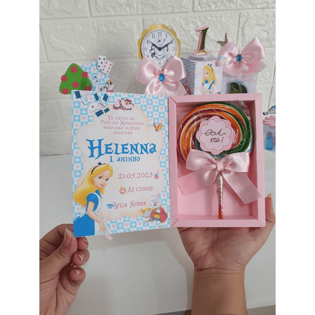 Inspirações Criativas: Exemplos de Caixas Pirulito para Festas