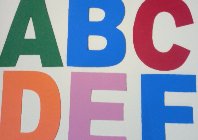 molde de letras eva grande vs molde de letras pequenas