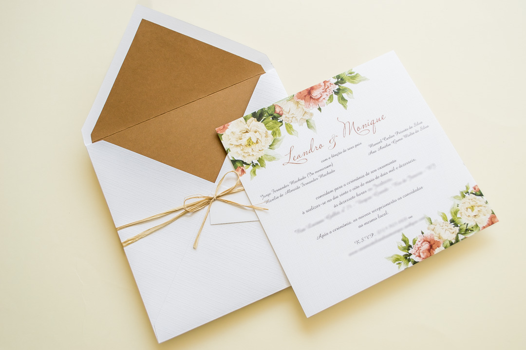 erros comuns ao escolher molde de convite de noivado