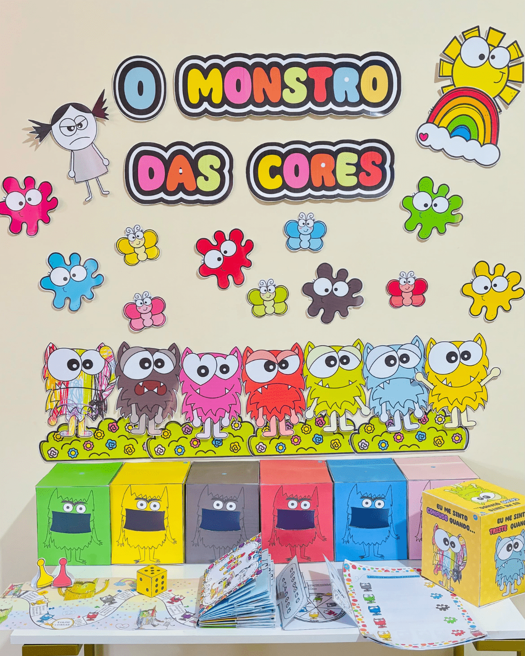 custo do caderno de colorir monstro das cores