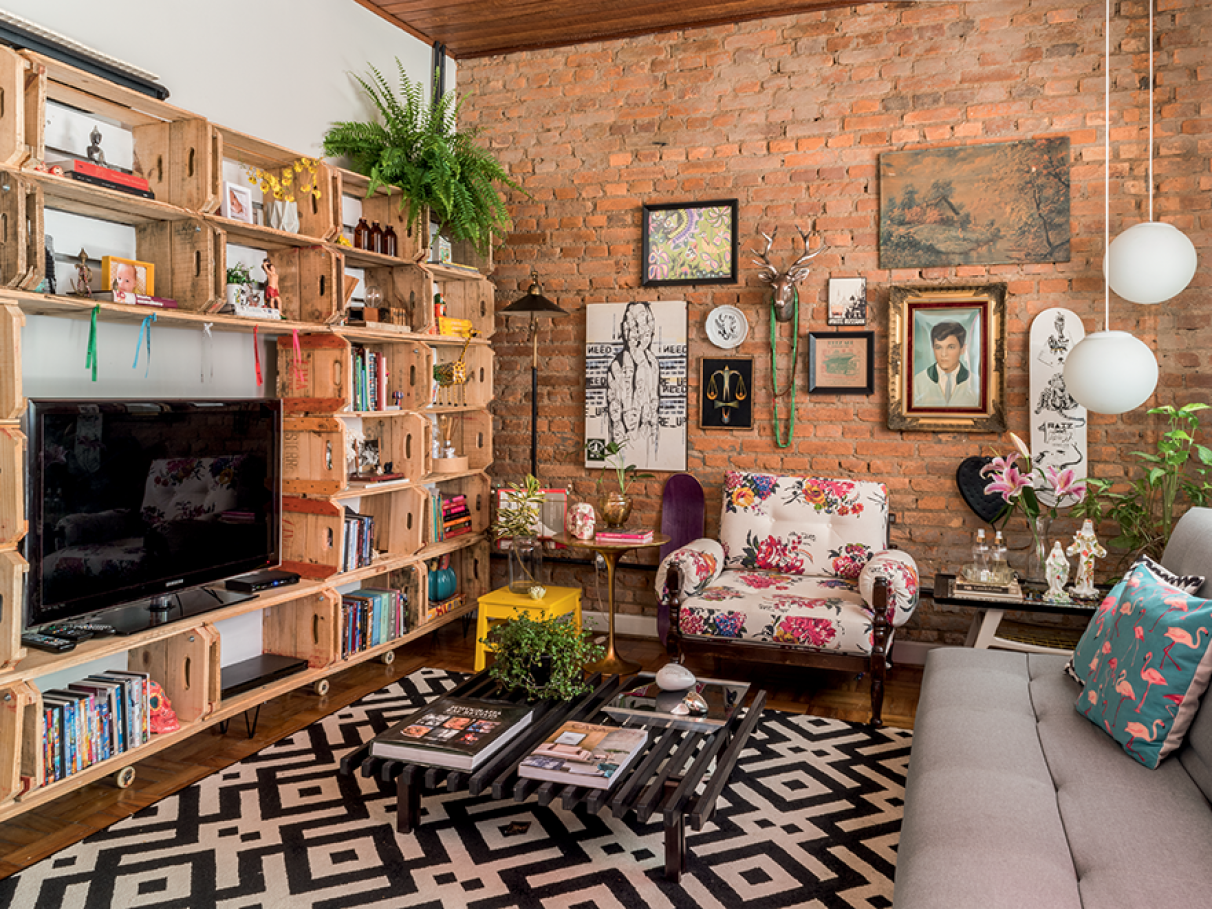 Transforme seu Quarto: Ideias Criativas de Mesas de Cabeceira e Nichos com Caixotes