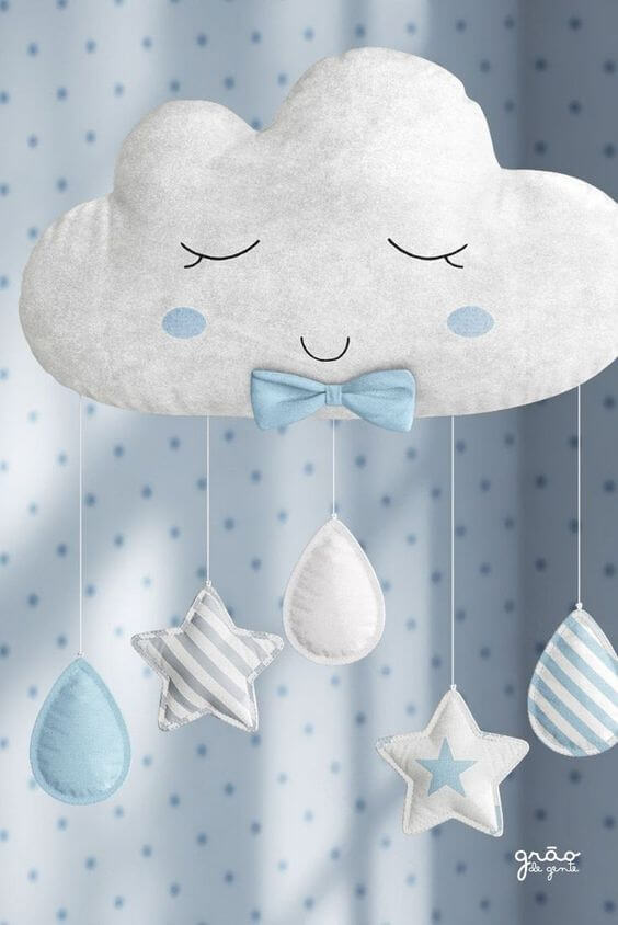 ideias de decoração com nuvens de feltro para quarto de bebê