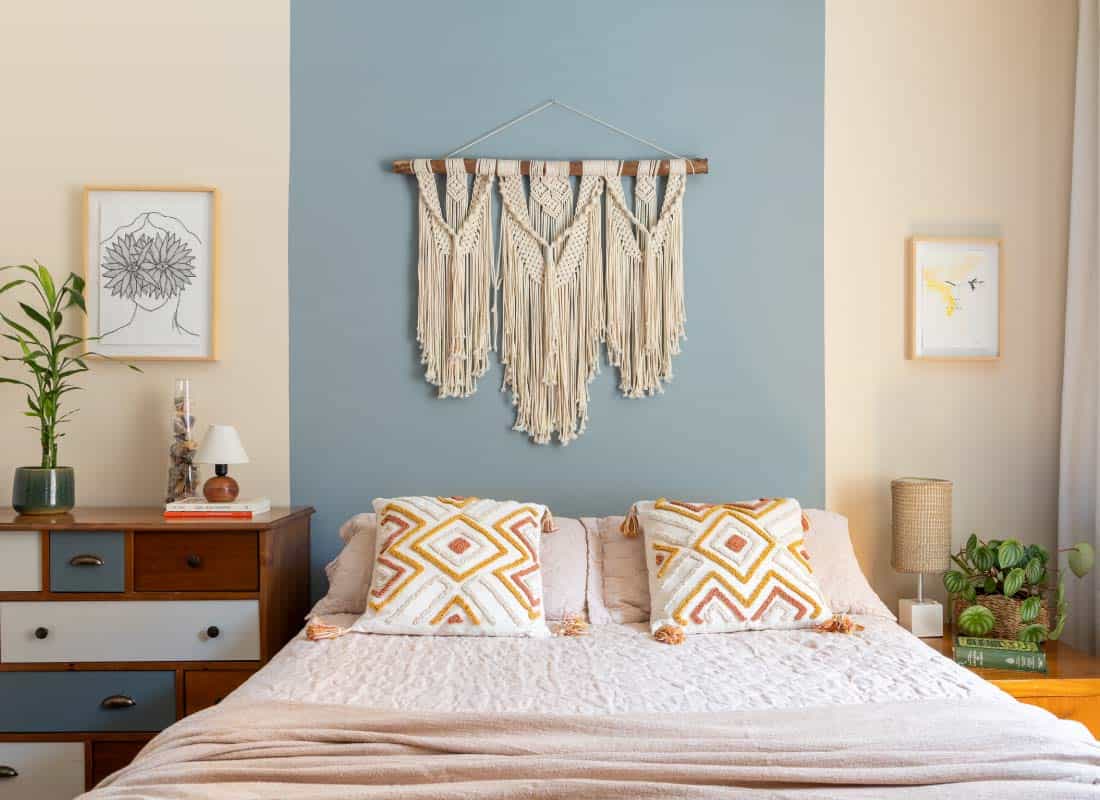 papel de parede vs pintura para quarto