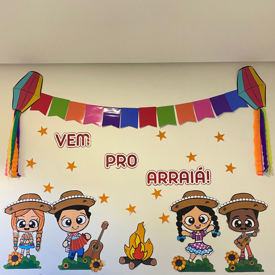 Materiais Essenciais para um Painel de Festa Junina Escolar Econômico