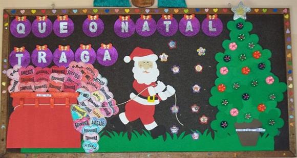 painel de natal com tema de duendes