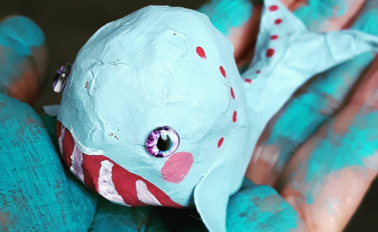 Papel machê com cola branca