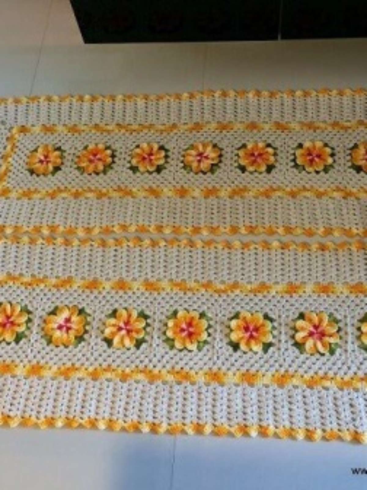 passadeira de crochê em barbante gráfico