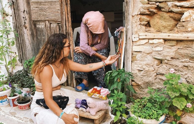 peso de porta flor de fuxico