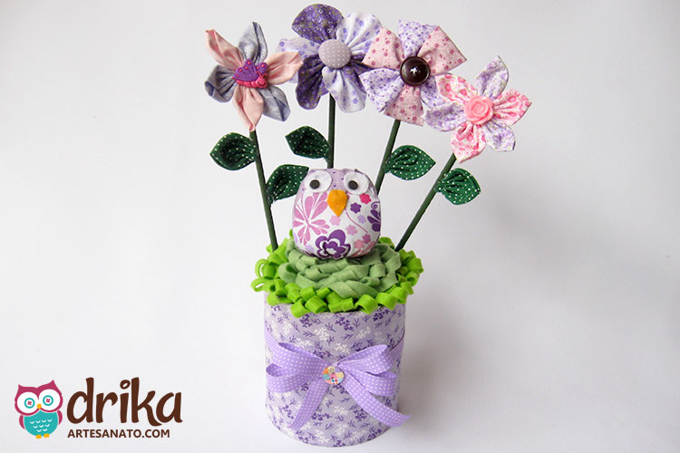 peso de porta flor de fuxico