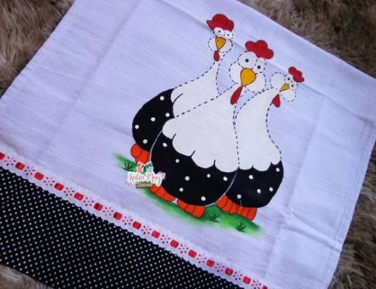 pintura de galinha em pano de prato