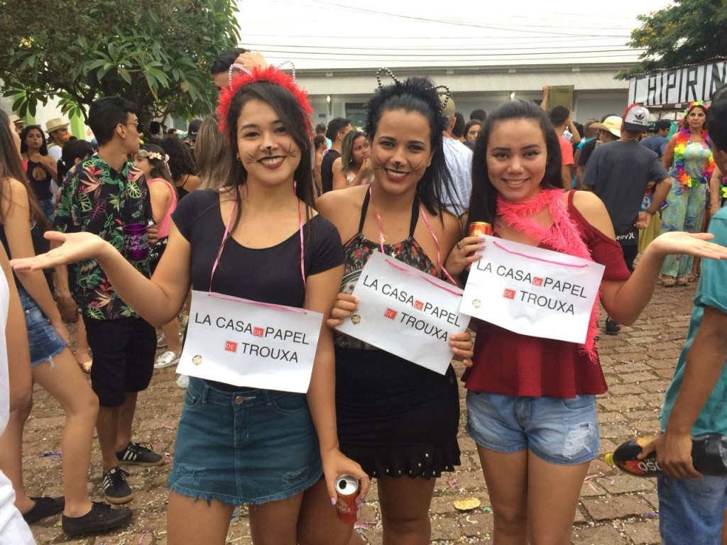 Plaquinhas de carnaval para solteiros 2025